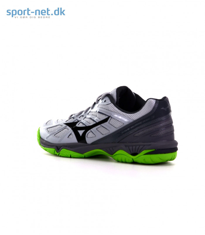 Mizuno wave hotsell hurricane 3